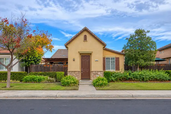 1663 N Dutch Avenue, Clovis, CA 93619