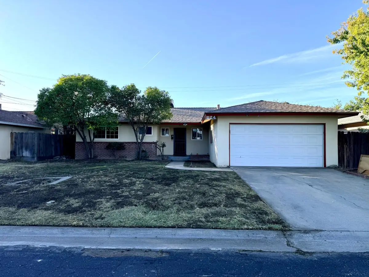 624 Rall Avenue, Clovis, CA 93612 - #1