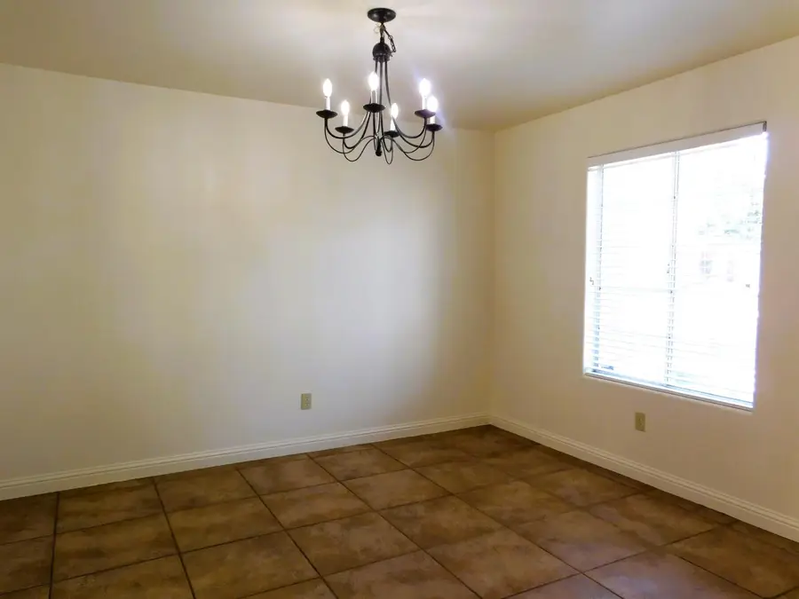 1301 E Richmond Ave, Fresno, CA 93720 - #3