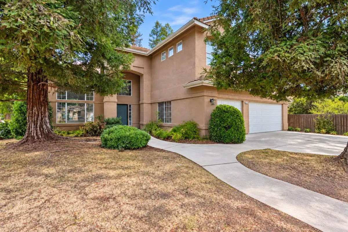 5476 W Bedford Avenue, Fresno, CA 93722 - #1