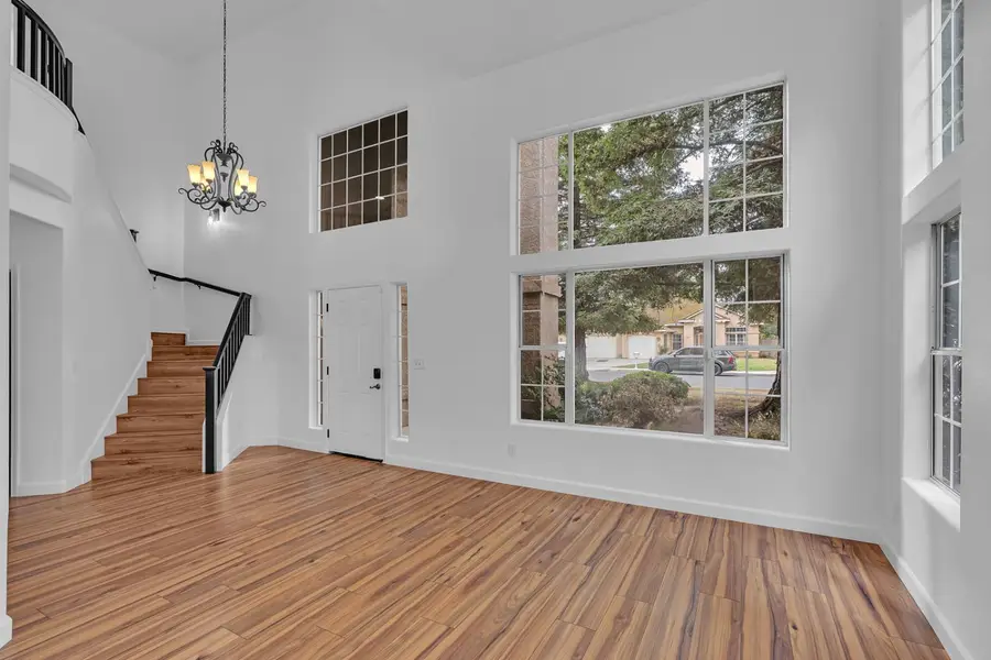 5476 W Bedford Avenue, Fresno, CA 93722 - #3