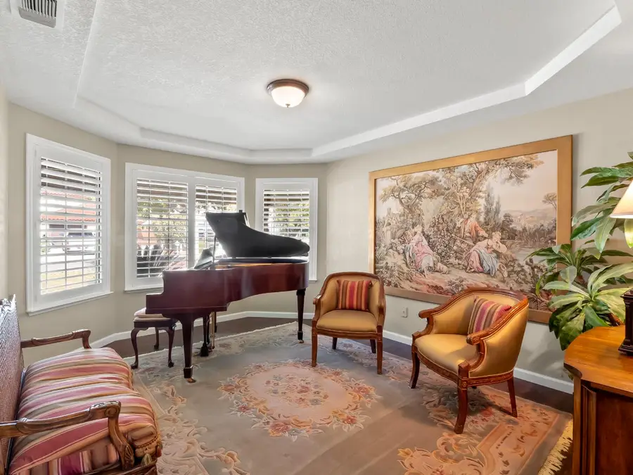 527 E Braddock Drive, Fresno, CA 93720 - #3