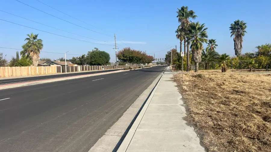 11741 11th Avenue, Hanford, CA 93230 - #3