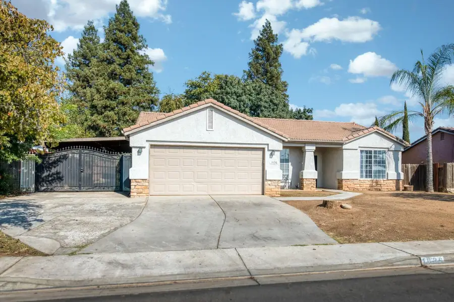1436 E Cypress Avenue, Reedley, CA 93654 - #2