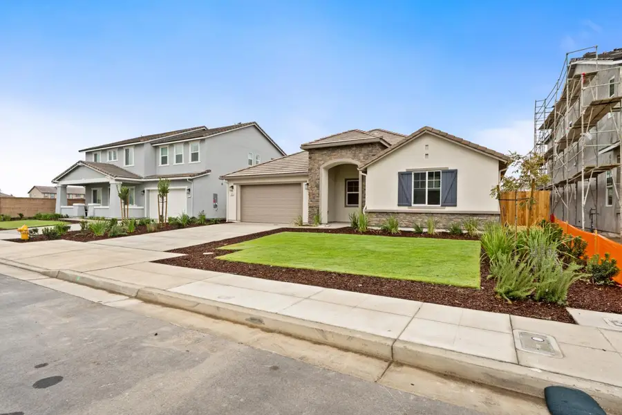 295 N Laker Lane, Fowler, CA 93625 - #2