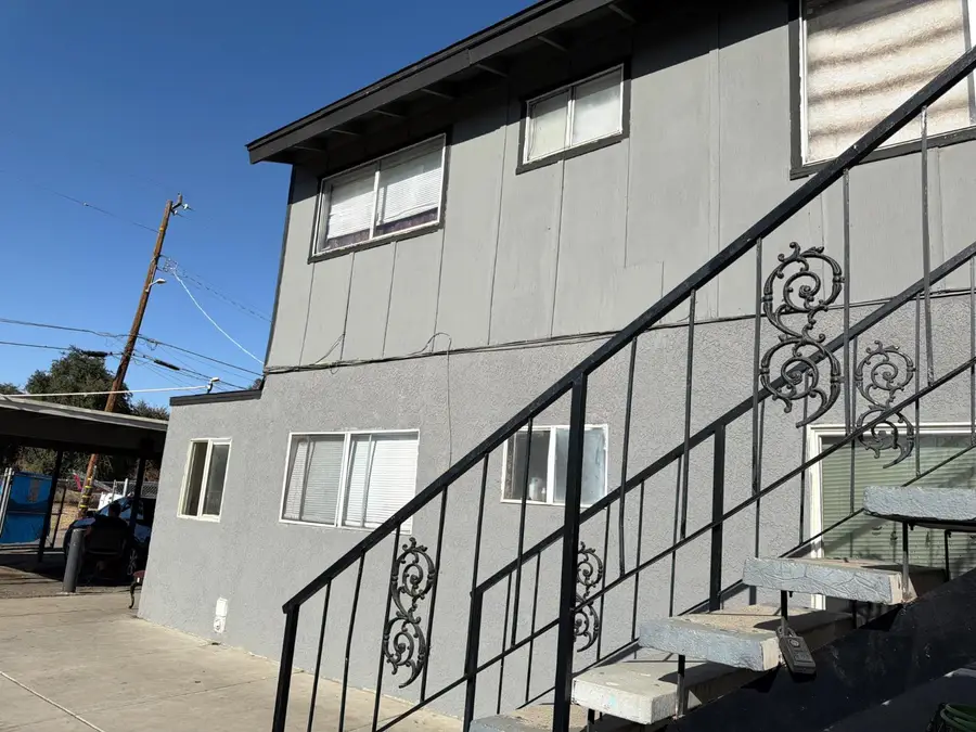 2025 E White Avenue, Fresno, CA 93701 - #2