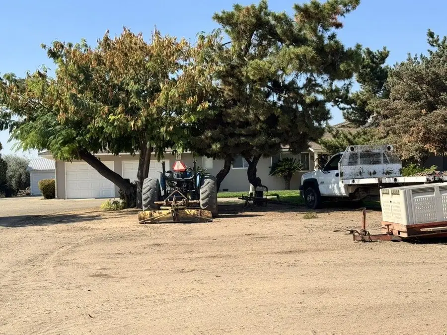 2183 S Highland Avenue, Sanger, CA 93657 - #3