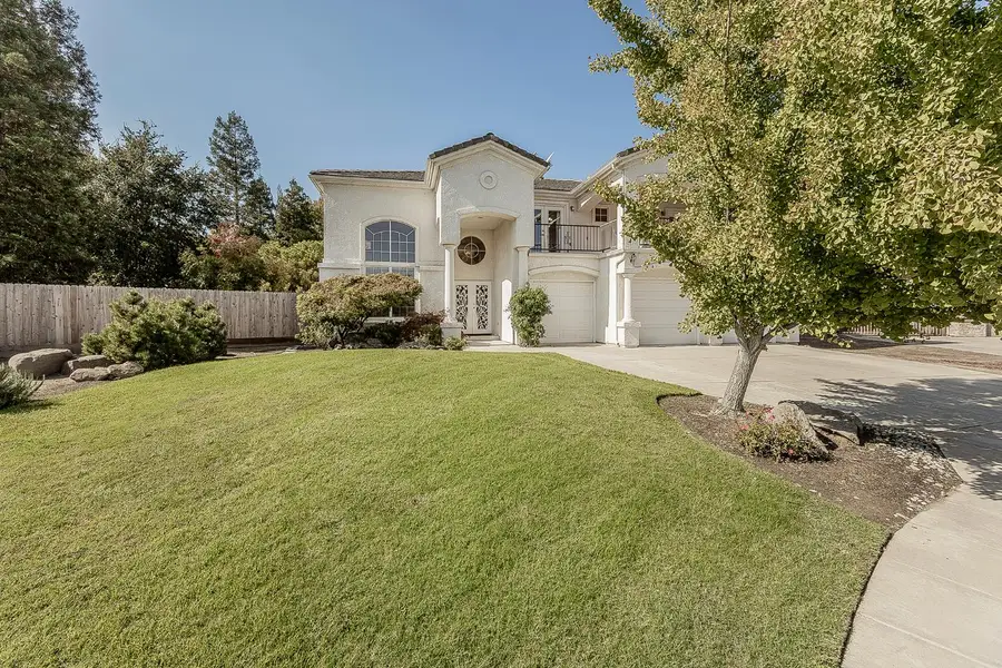 2402 Fairmont Avenue, Clovis, CA 93611 - #2