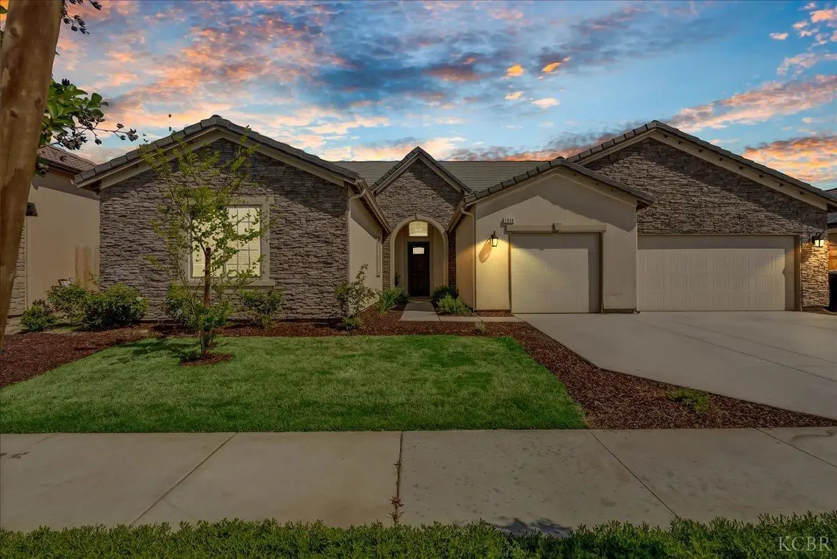 1938 W Van Gogh Street, Hanford, CA 93230 - #1