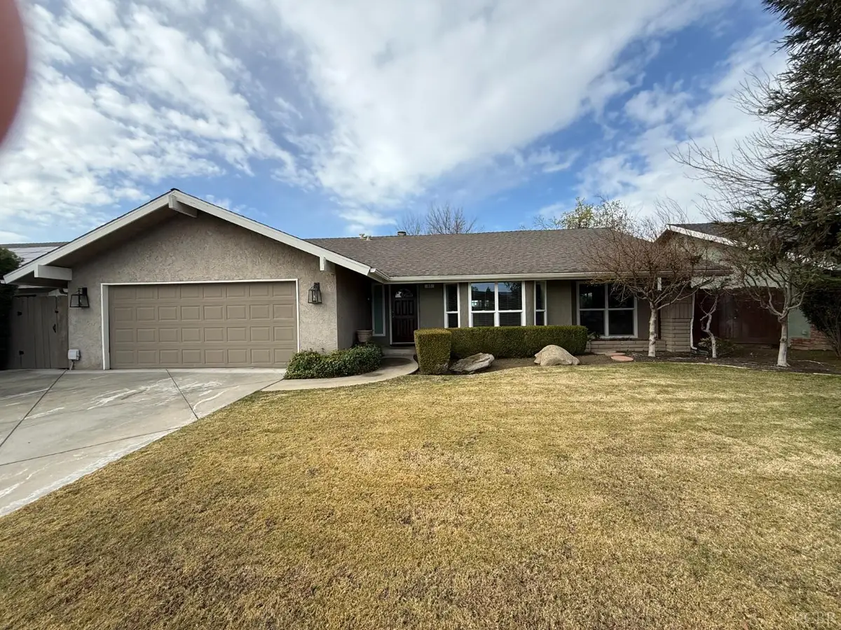 60 Phillip Avenue, Clovis, CA 93612 - Image #1