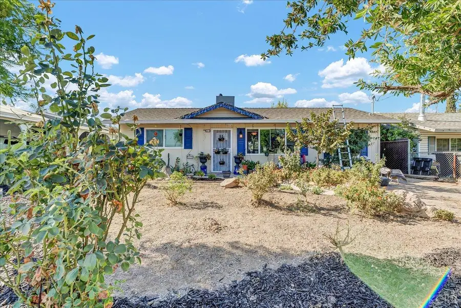 317 W 2nd Street, Hanford, CA 93230 - Image #2