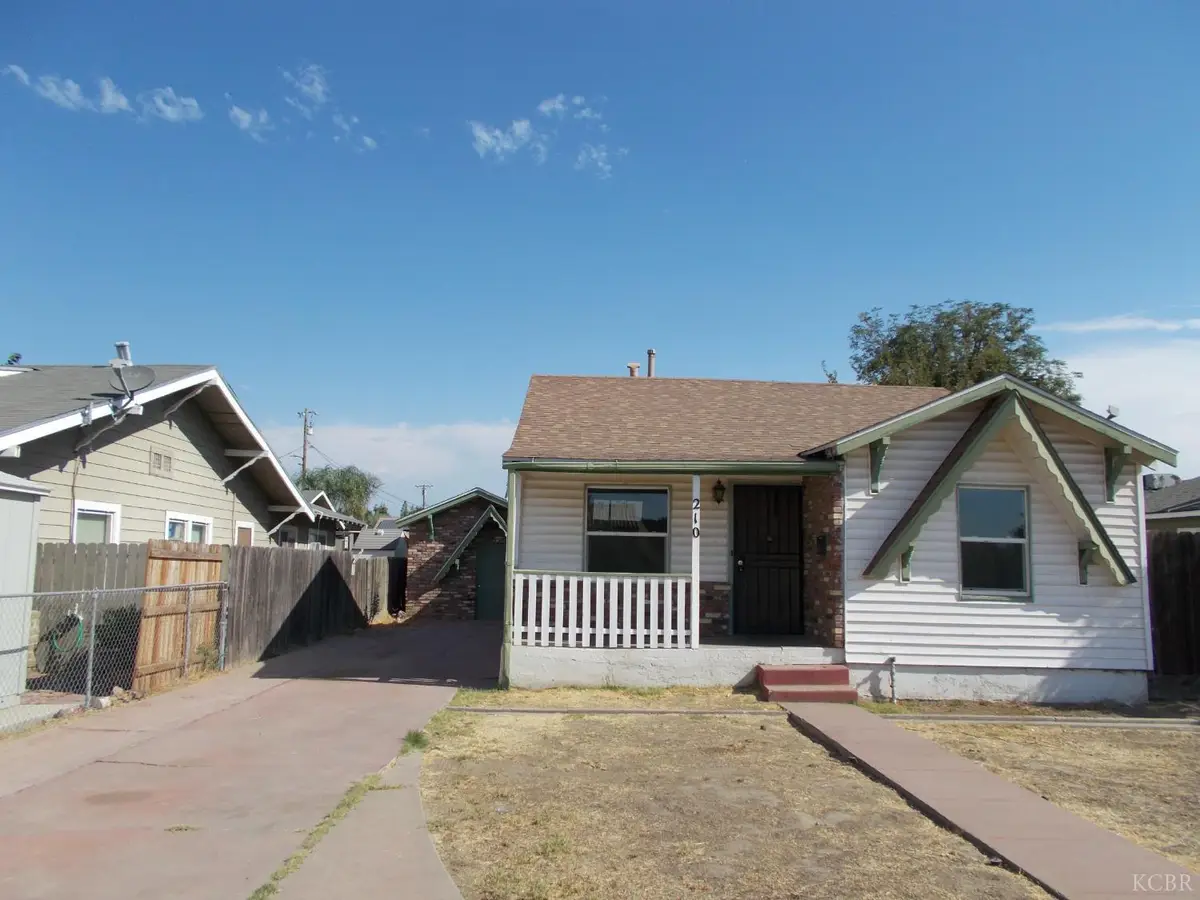 210 E Bush Street, Lemoore, CA 93245 - Image #1