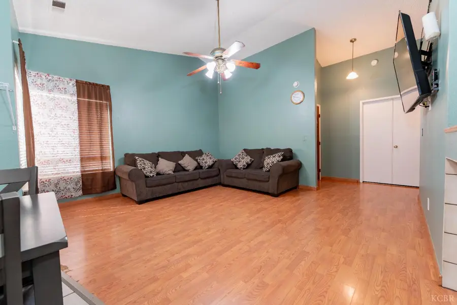 1818 S Cain Street, Visalia, CA 93292 - Image #3