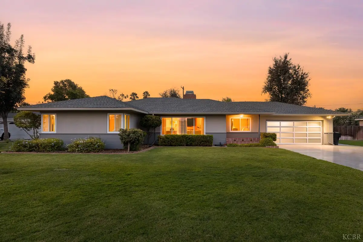 136 W Colonial Drive, Hanford, CA 93230 - Image #1