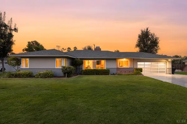 136 W Colonial Drive, Hanford, CA 93230