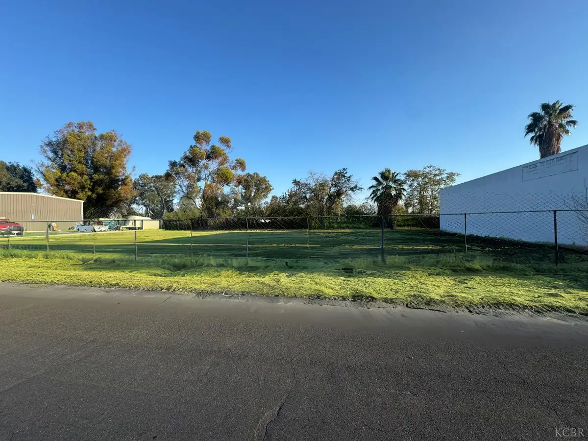 311 E 4th Street, Hanford, CA 93230 - Image #1