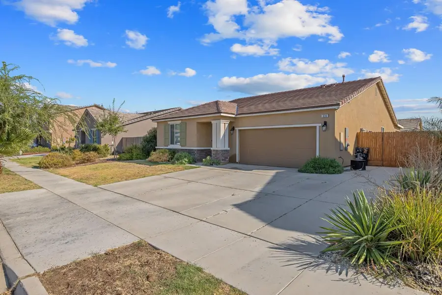 495 Pearl Drive, Lemoore, CA 93245 - Image #2