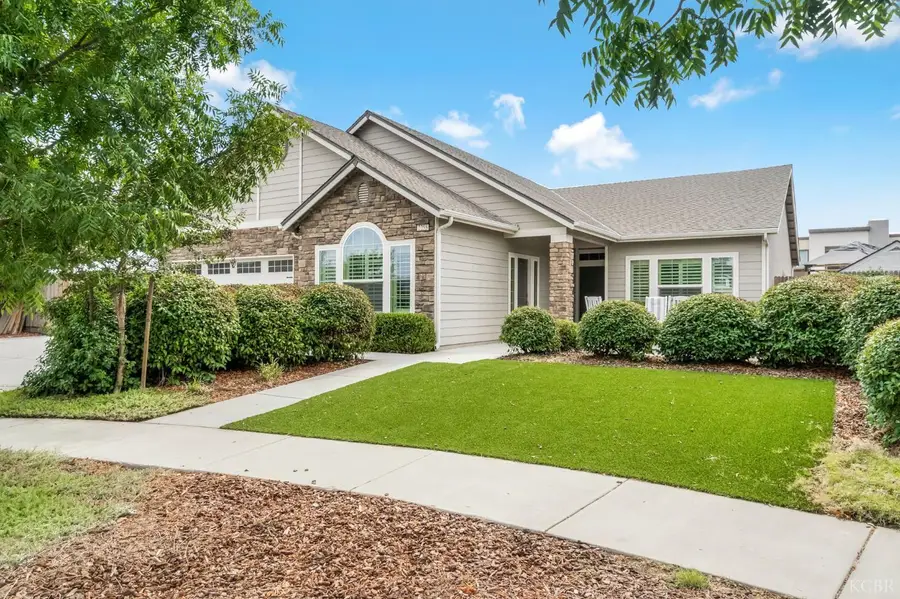 2255 W Queens Way W, Hanford, CA 93230 - Image #3