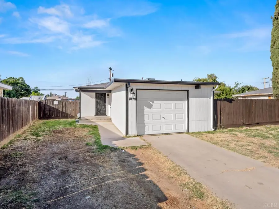 1028 W Holland Avenue, Fresno, CA 93705 - Image #2