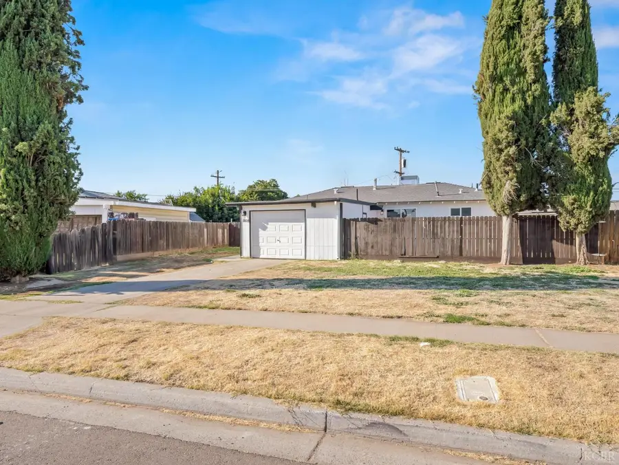 1028 W Holland Avenue, Fresno, CA 93705 - Image #3