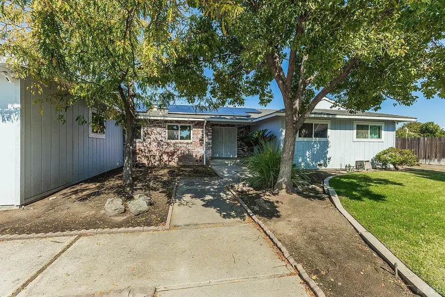 1895 Dennis Avenue, Clovis, CA 93611 - Image #3