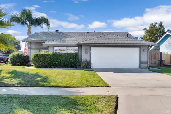 885 Rosewood Lane, Lemoore, CA 93245