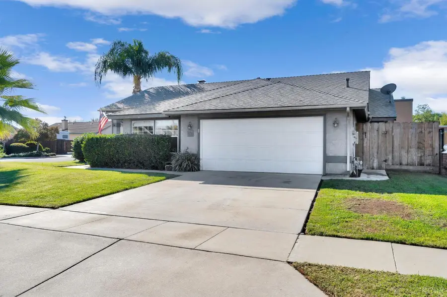 885 Rosewood Lane, Lemoore, CA 93245 - Image #3