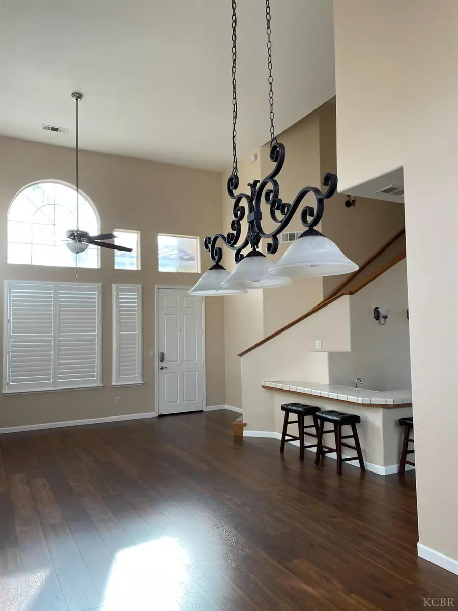 989 Laguna Drive, Lemoore, CA 93245 - Image #2