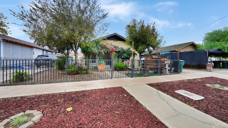 110 W Owens Avenue, Tulare, CA 93274 - Image #3