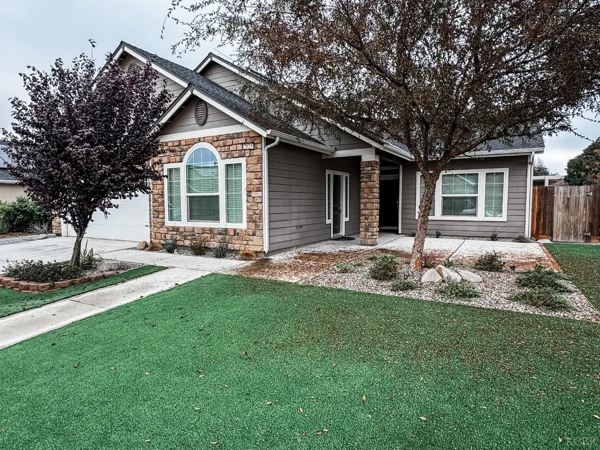 2025 Madeline Drive, Hanford, CA 93230 - Image #1