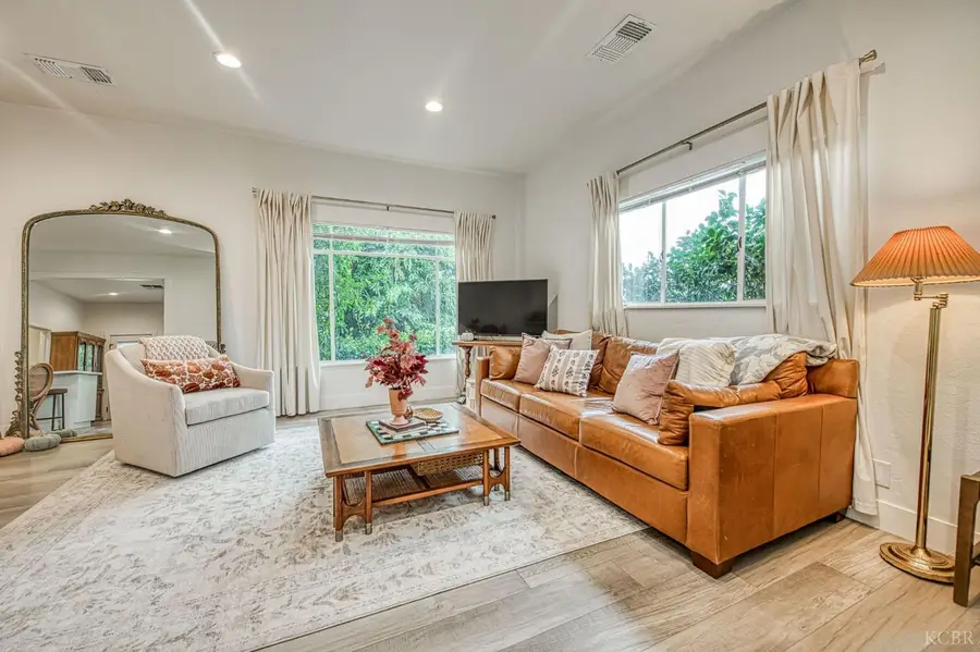 343 6th Avenue Drive, Kingsburg, CA 93631 - Image #2