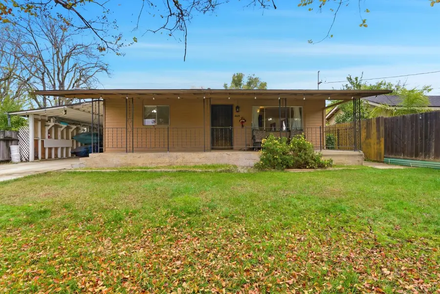 469 Pomegranate, Woodlake, CA 93286 - Image #2