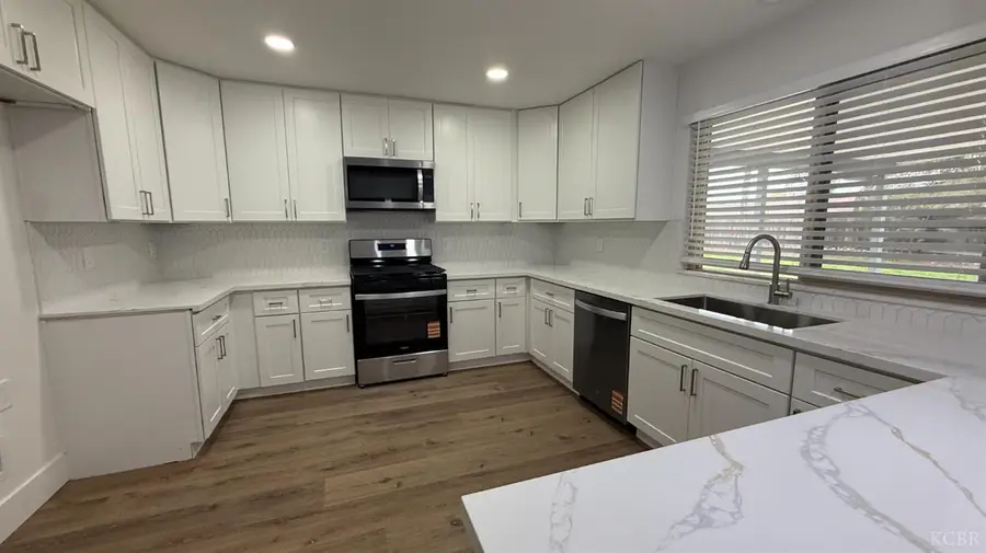 2329 Michael Circle, Hanford, CA 93230 - Image #2