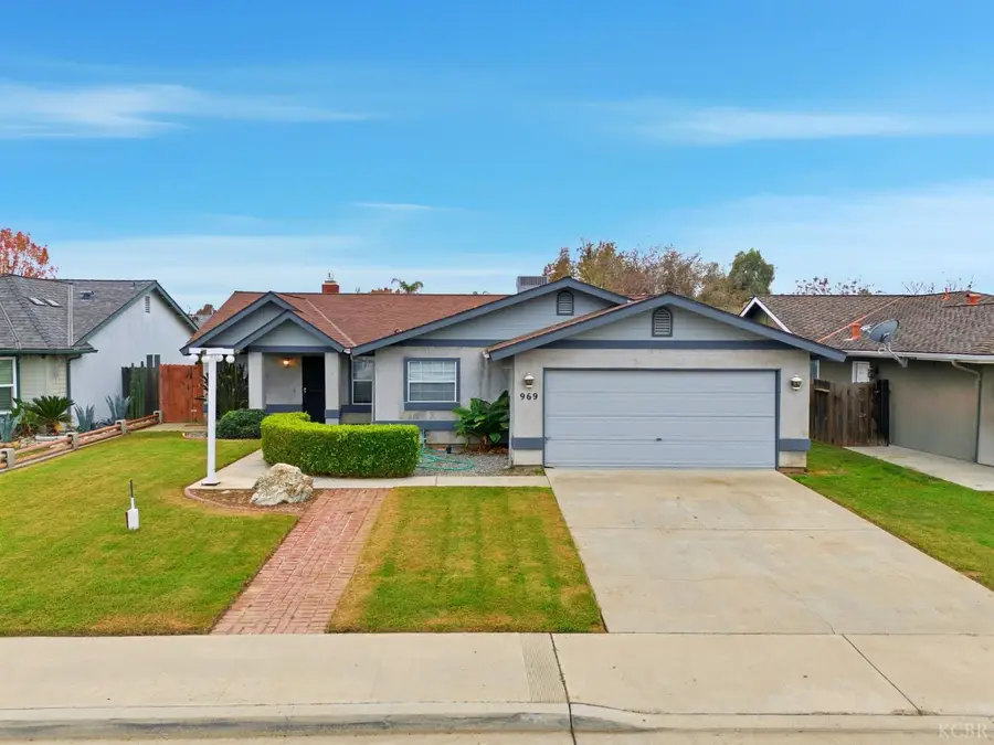 969 Lakewood Drive, Hanford, CA 93230 - Image #2