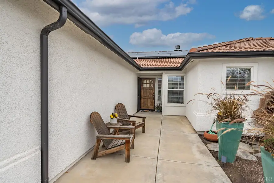 952 Meadow View Road, Hanford, CA 93230 - Image #3