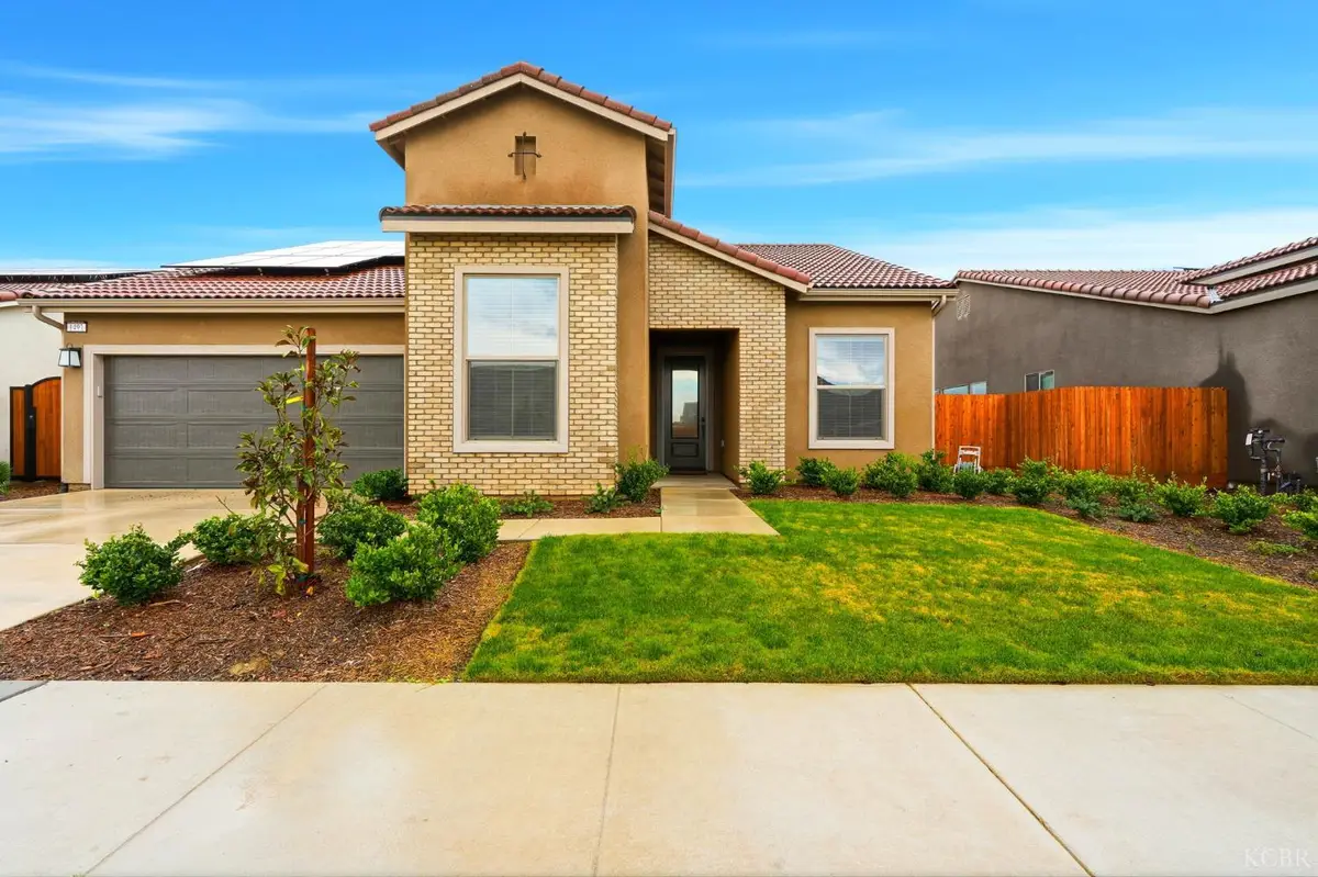 1491 N Mustang Drive, Hanford, CA 93230 - Image #1