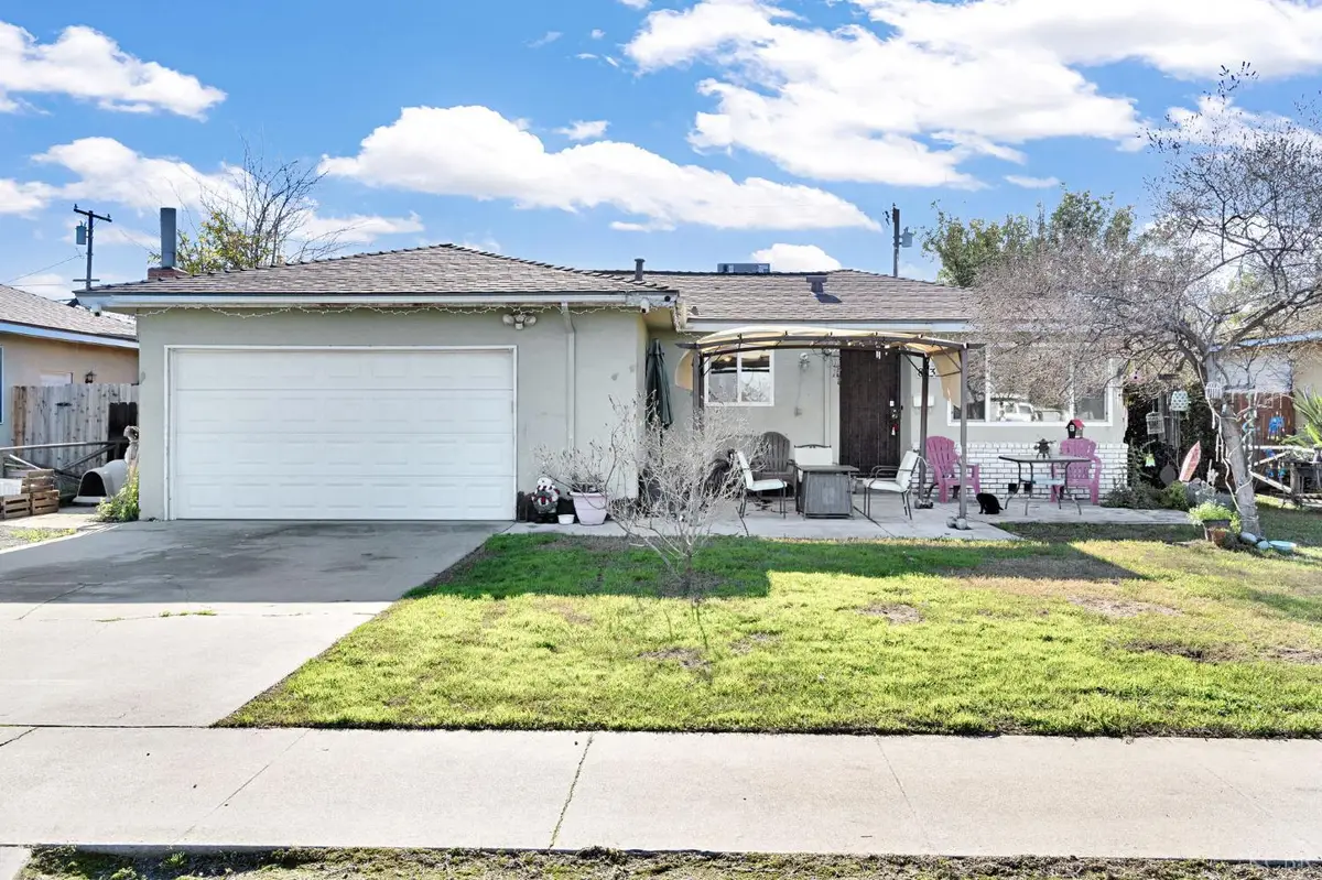 813 E Florinda Street, Hanford, CA 93230 - Image #1