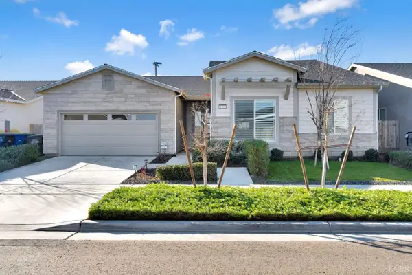 1976 N Mitchell Street N, Hanford, CA 93230