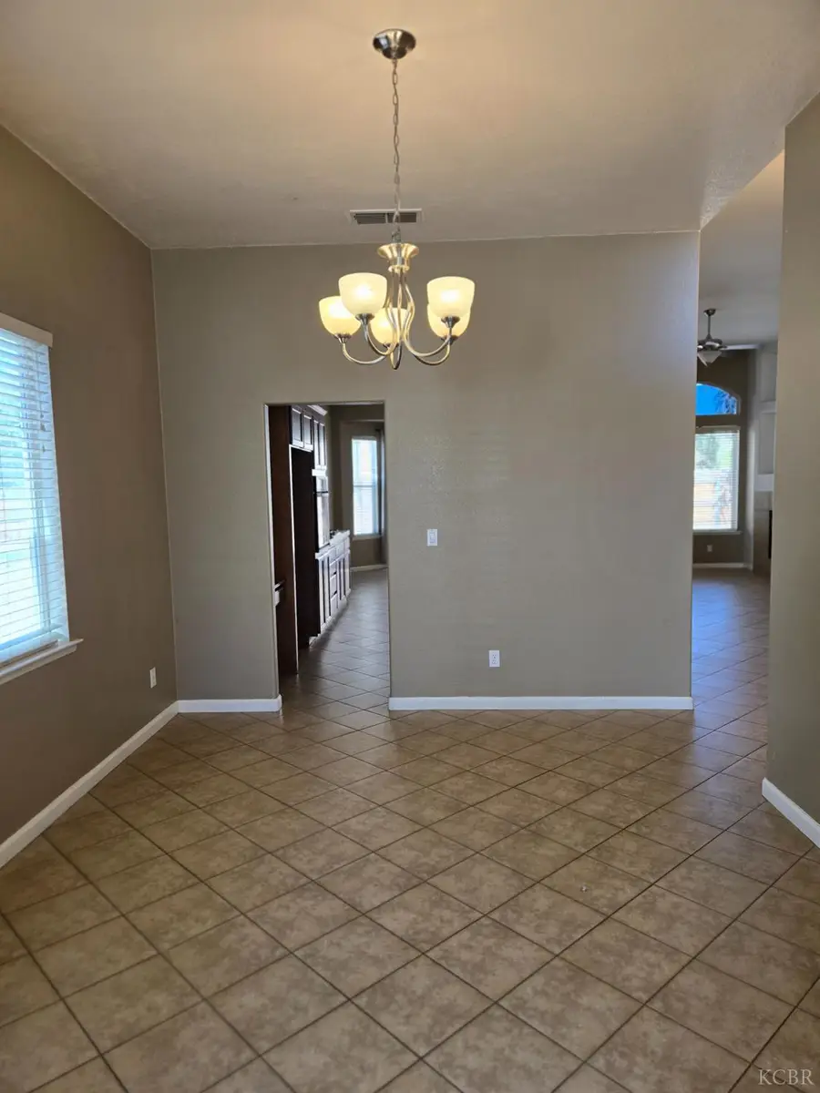 1131 Paradise Drive, Lemoore, CA 93245 - Image #2