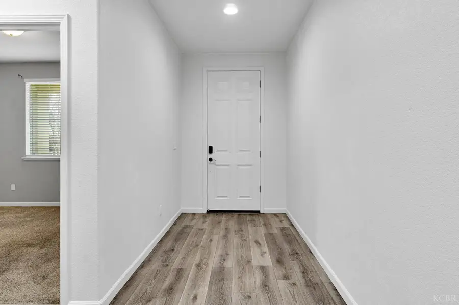 1113 Greenbrier Drive, Hanford, CA 93230 - Image #3
