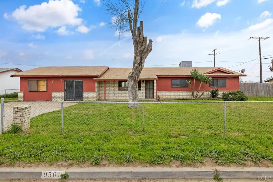 9561 Garden Drive, Hanford, CA 93230 - #2