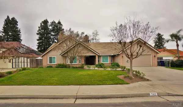 742 W Ellery Avenue, Clovis, CA 93612