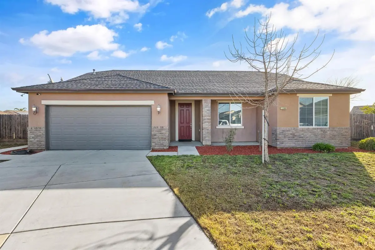 1380 W Willis Court, Hanford, CA 93230 - #1