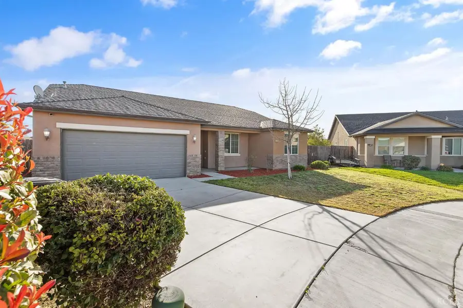 1380 W Willis Court, Hanford, CA 93230 - #3
