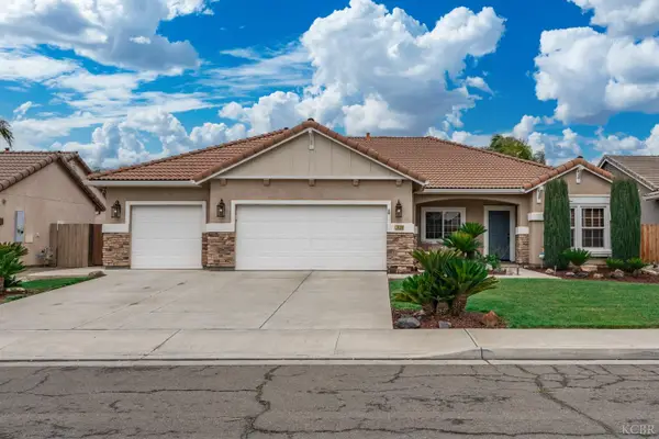 1906 W Tudor Lane, Hanford, CA 93230