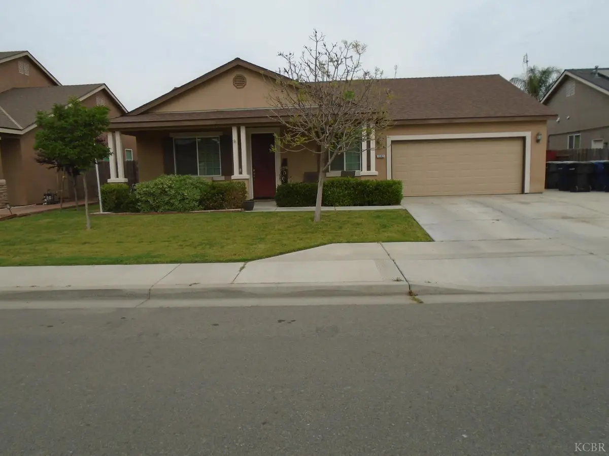 1383 Manor Avenue, Hanford, CA 93230 - #1