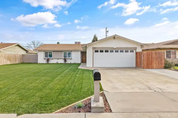 887 Linda Lee Circle, Lemoore, CA 93245