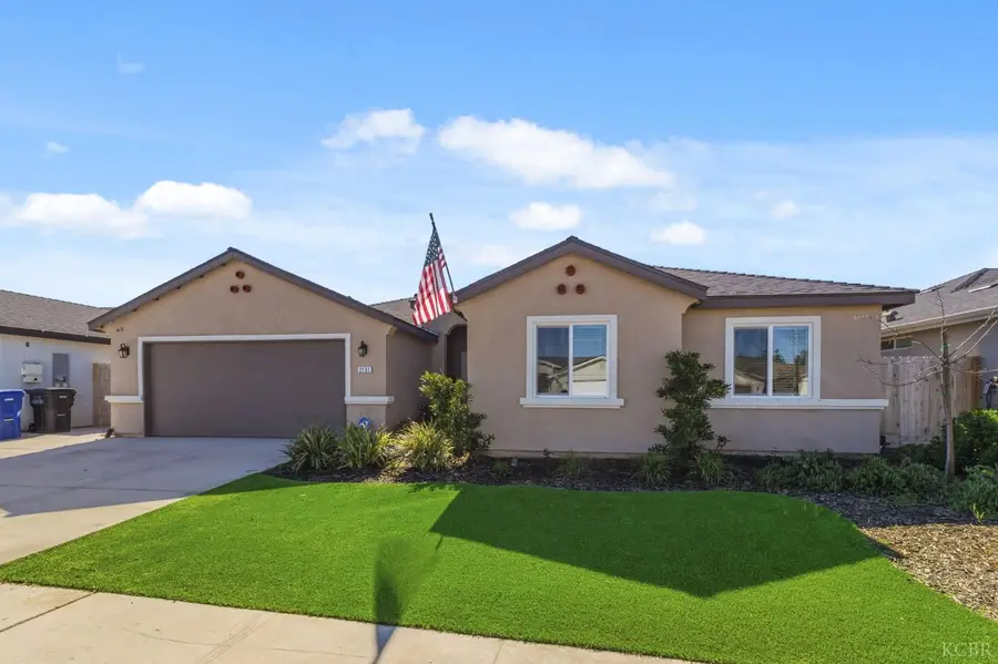 2131 W Ambassador Way, Hanford, CA 93230 - #2