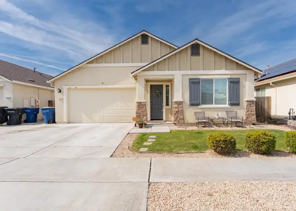 1412 Greenbrier Drive, Hanford, CA 93230