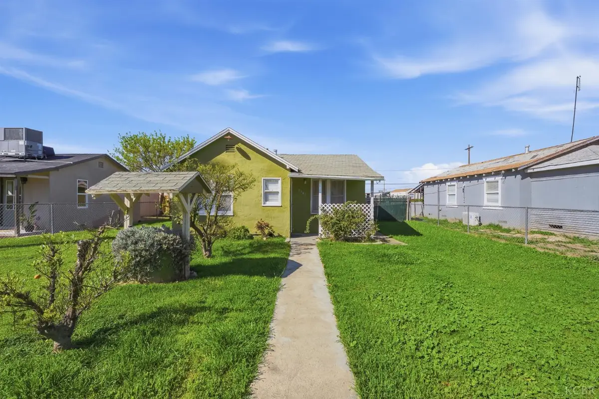 1810 Hardcastle Avenue, Hanford, CA 93230 - #1